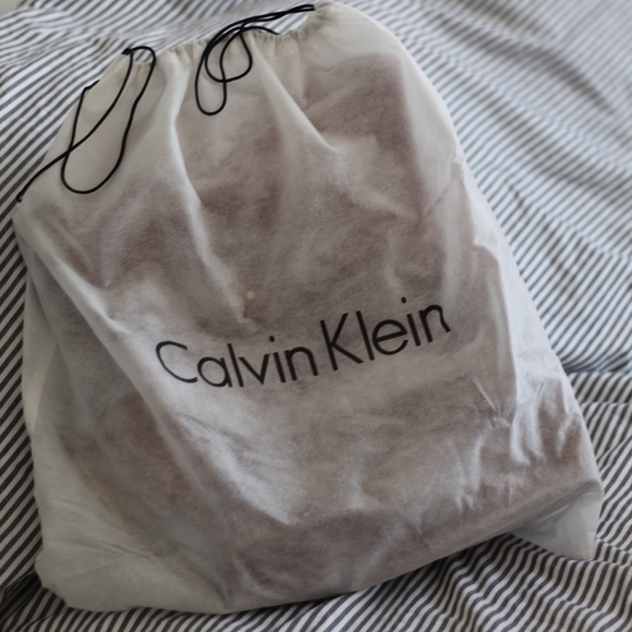 Calvin Klein leather bag - Picture 5 of 8
